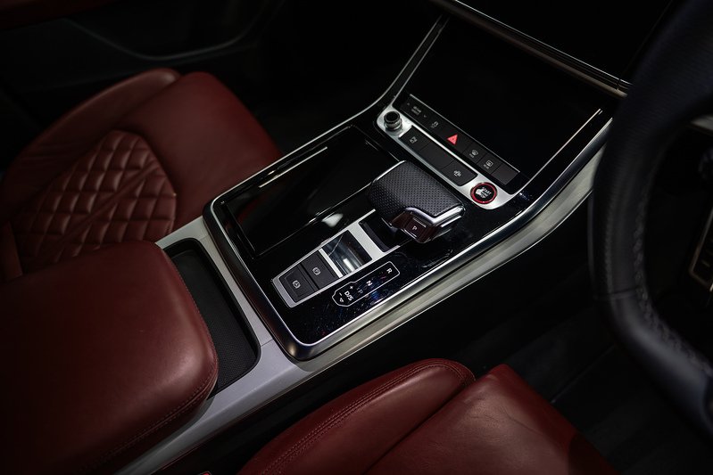 Audi SQ7 TFSI V8 - U296