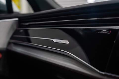 Audi SQ7 TFSI V8 - U296