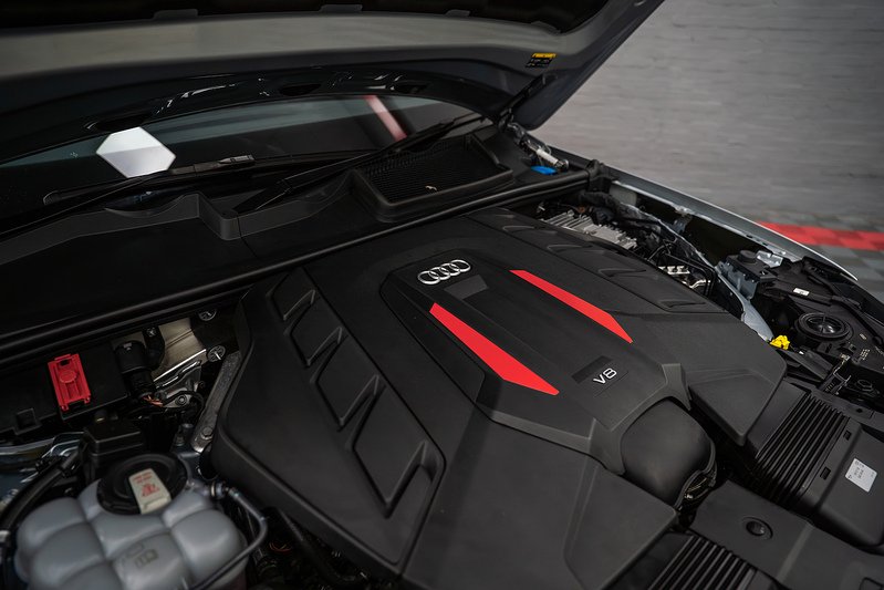 Audi SQ7 TFSI V8 - U296