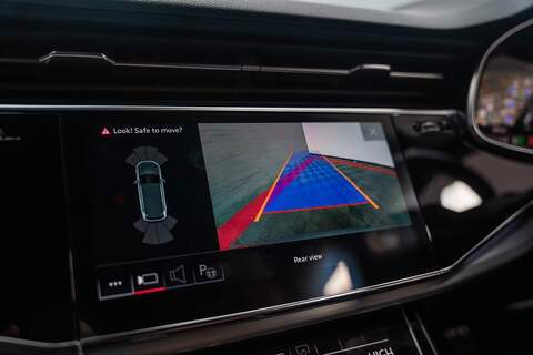 Audi SQ7 TFSI V8 - U296