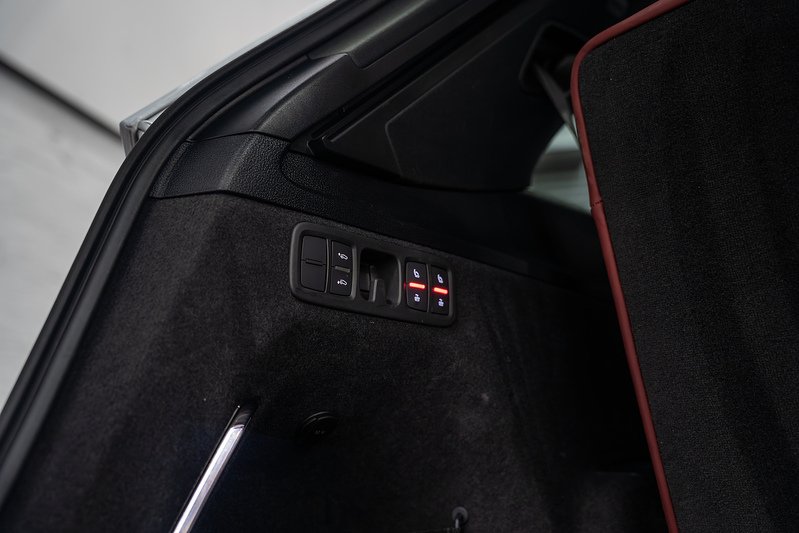 Audi SQ7 TFSI V8 - U296