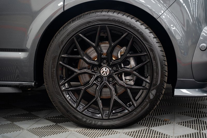 Volkswagen Transporter Shuttle BiTDI SE - U298