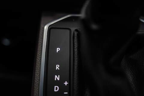 Volkswagen Transporter Shuttle BiTDI SE - U298