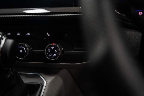 Volkswagen Transporter Shuttle BiTDI SE - U298