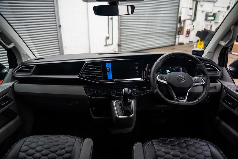 Volkswagen Transporter Shuttle BiTDI SE - U298