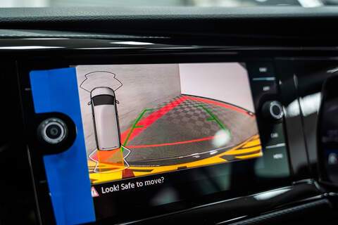 Volkswagen Transporter Shuttle BiTDI SE - U298