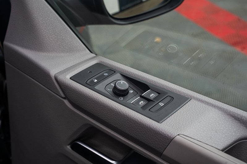 Volkswagen Transporter Shuttle BiTDI SE - U299