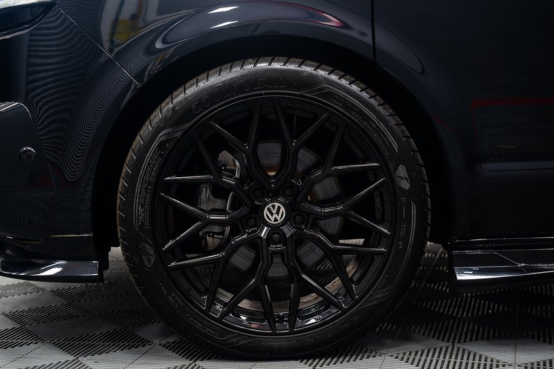 Volkswagen Transporter Shuttle BiTDI SE - U299