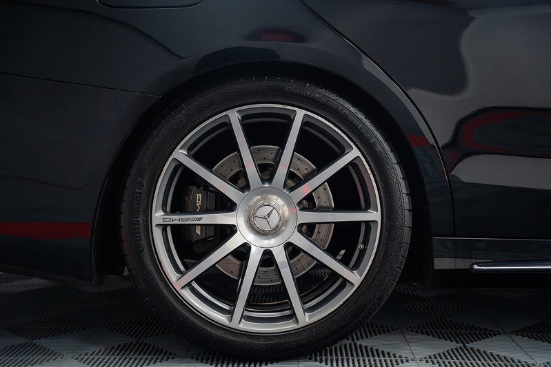 Mercedes-Benz S Class S63L V8 BiTurbo AMG - U300