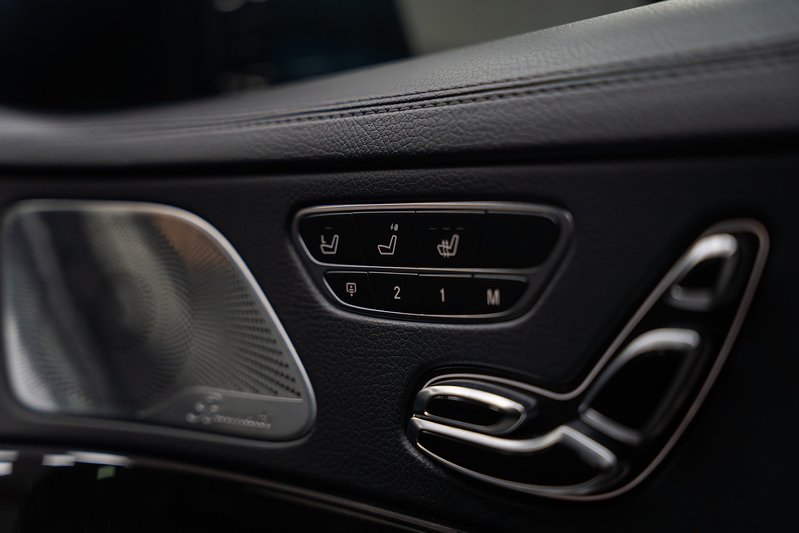 Mercedes-Benz S Class S63L V8 BiTurbo AMG - U300