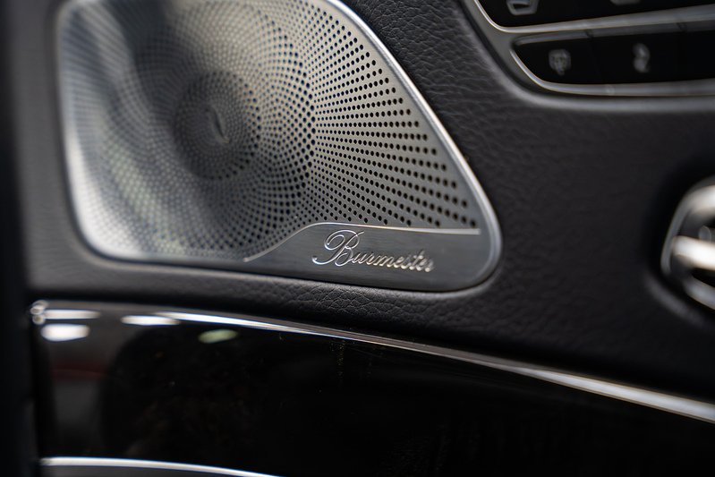 Mercedes-Benz S Class S63L V8 BiTurbo AMG - U300