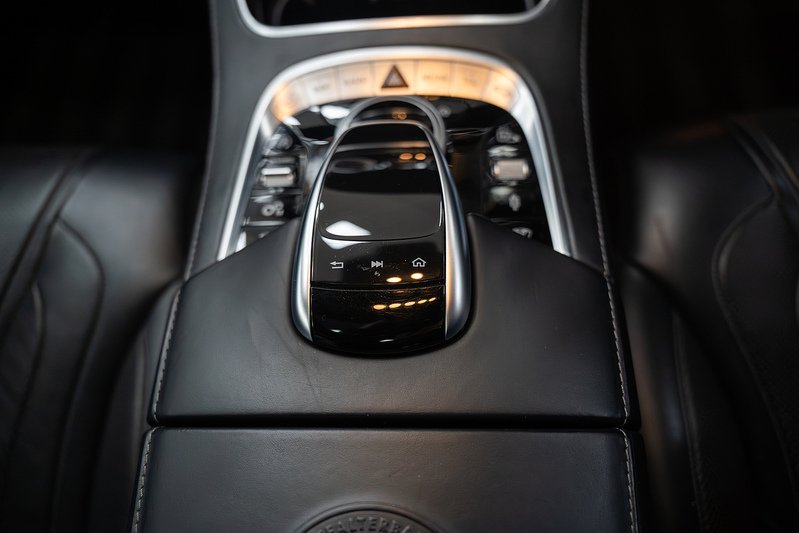 Mercedes-Benz S Class S63L V8 BiTurbo AMG - U300