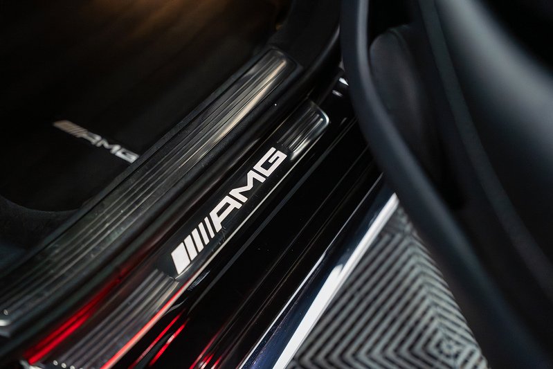 Mercedes-Benz S Class S63L V8 BiTurbo AMG - U300