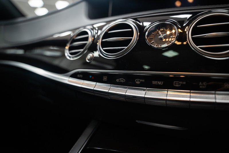 Mercedes-Benz S Class S63L V8 BiTurbo AMG - U300