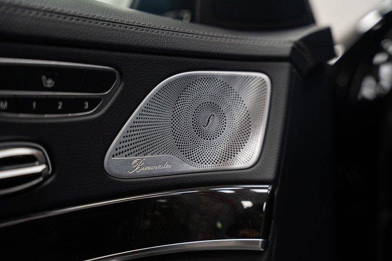 Mercedes-Benz S Class S63L V8 BiTurbo AMG - U300