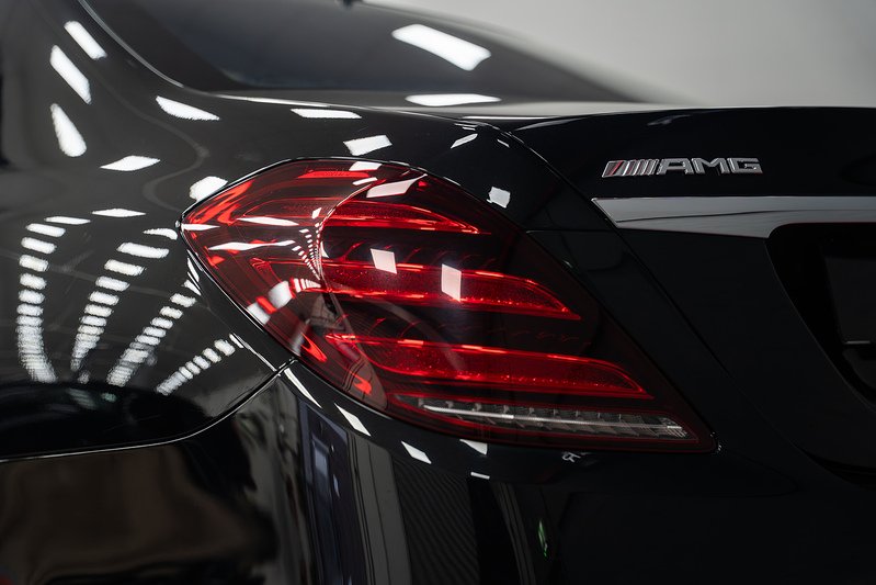 Mercedes-Benz S Class S63L V8 BiTurbo AMG - U300