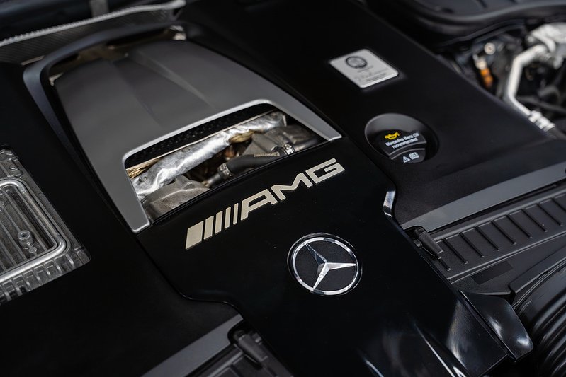 Mercedes-Benz S Class S63L V8 BiTurbo AMG - U300