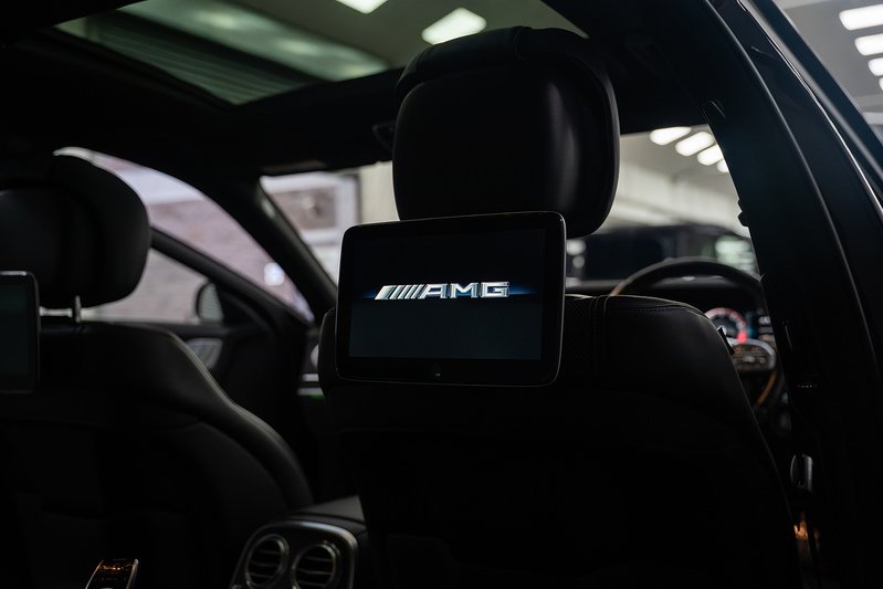 Mercedes-Benz S Class S63L V8 BiTurbo AMG - U300