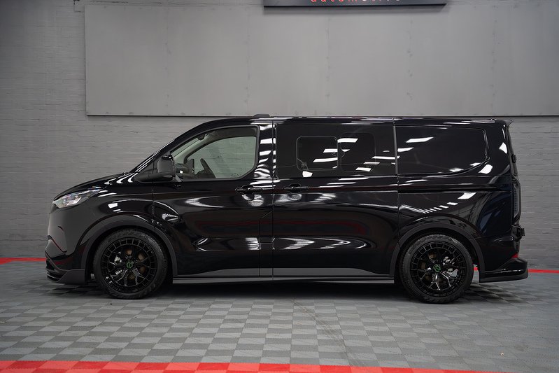Ford Transit Custom LV-RF L1 H1 Limited 320 2.5L Phev - U303