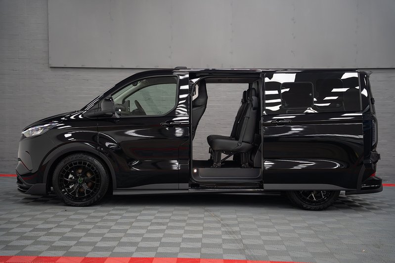 Ford Transit Custom LV-RF L1 H1 Limited 320 2.5L Phev - U303