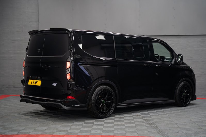 Ford Transit Custom LV-RF L1 H1 Limited 320 2.5L Phev - U303