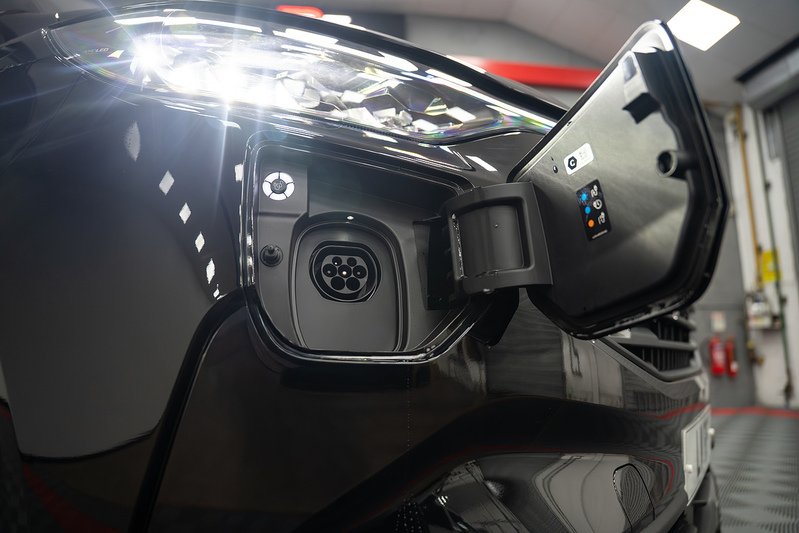 Ford Transit Custom LV-RF L1 H1 Limited 320 2.5L Phev - U303