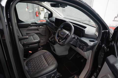 Ford Transit Custom LV-RF L1 H1 Limited 320 2.5L Phev - U303