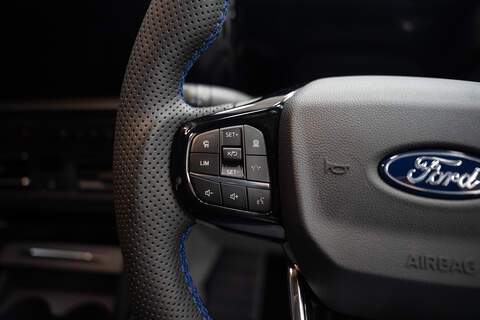 Ford Transit Custom LV-RF L1 H1 Limited 320 2.5L Phev - U303