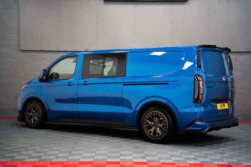 Ford Transit Custom LV-RF L2 H1 170PS Limited 320 - U304