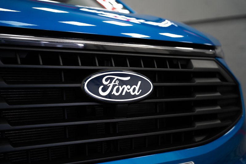 Ford Transit Custom LV-RF L2 H1 170PS Limited 320 - U304