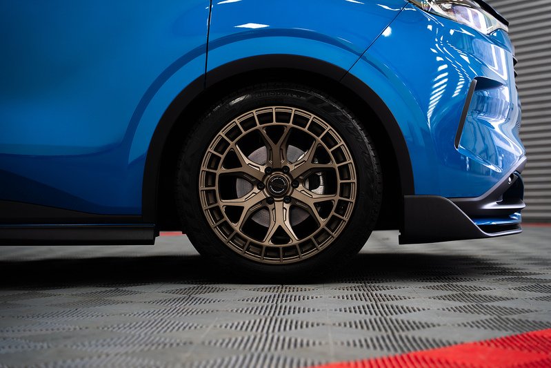 Ford Transit Custom LV-RF L2 H1 170PS Limited 320 - U304