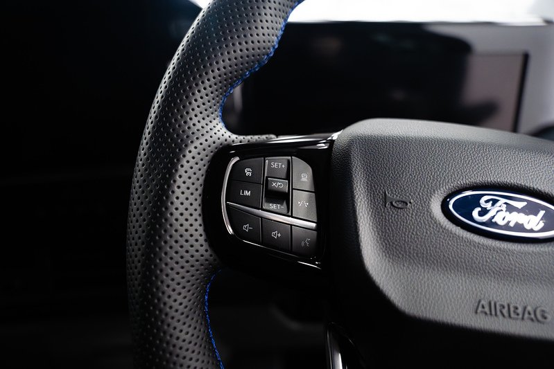 Ford Transit Custom LV-RF L2 H1 170PS Limited 320 - U304