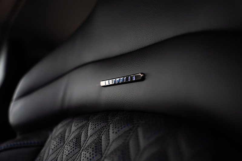 Ford Transit Custom LV-RF L2 H1 170PS Limited 320 - U304