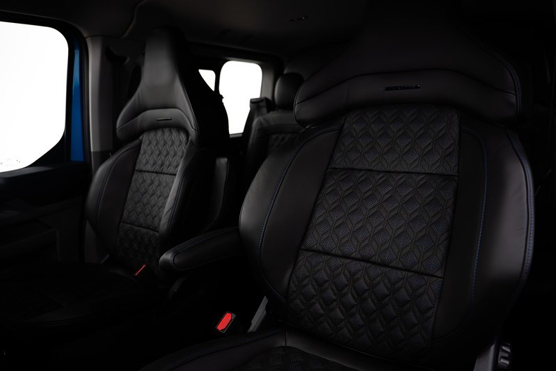 Ford Transit Custom LV-RF L2 H1 170PS Limited 320 - U304