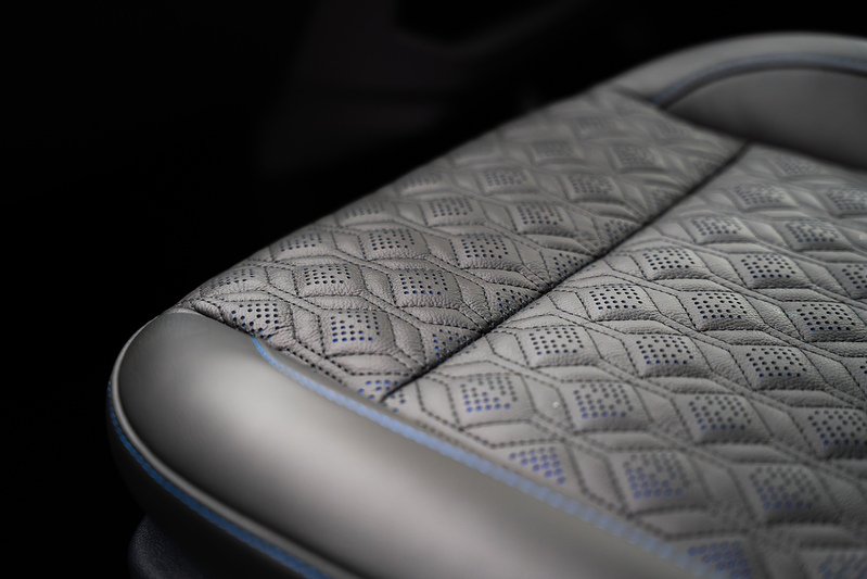 Ford Transit Custom LV-RF L2 H1 170PS Limited 320 - U304