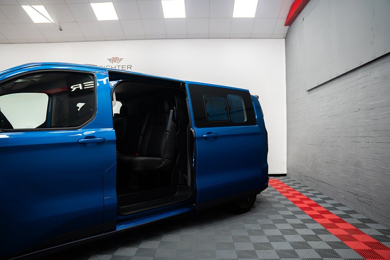 Ford Transit Custom LV-RF L2 H1 170PS Limited 320 - U304
