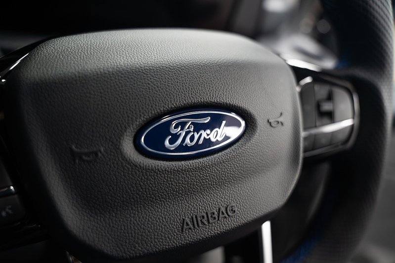 Ford Transit Custom LV-RF Limited/Titanium DCIV 320 L2 H1 - U305