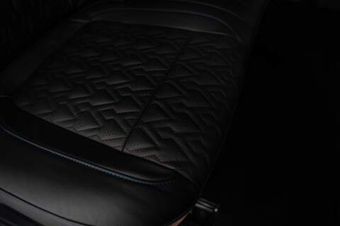 Ford Transit Custom LV-RF Limited/Titanium DCIV 320 L2 H1 - U305