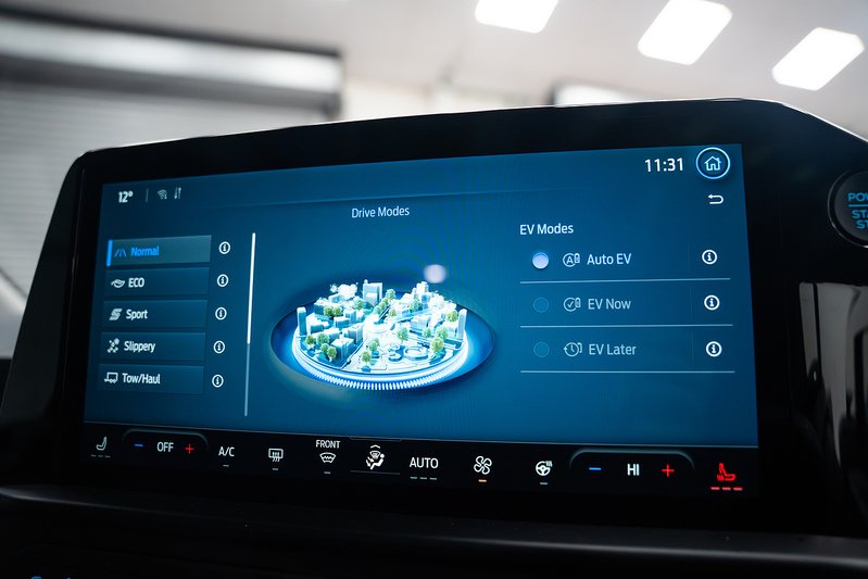 Ford Transit Custom LV-RF Limited/Titanium DCIV 320 L2 H1 - U305