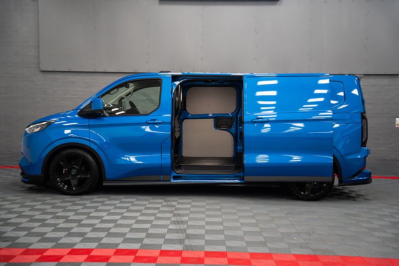 Ford Transit Custom LV-RF PV Limited L2 PHEV 2 Seater - U306