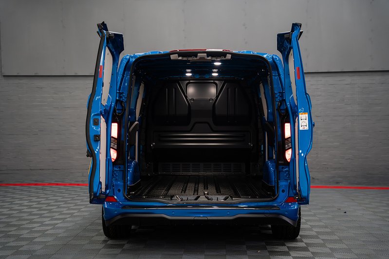 Ford Transit Custom LV-RF PV Limited L2 PHEV 2 Seater - U306