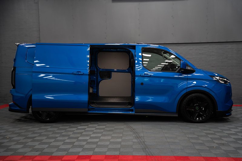 Ford Transit Custom LV-RF PV Limited L2 PHEV 2 Seater - U306