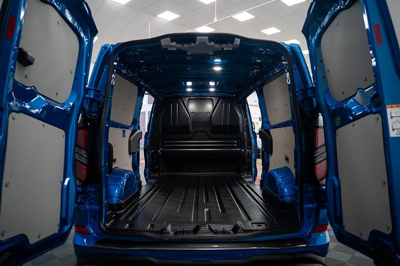 Ford Transit Custom LV-RF PV Limited L2 PHEV 2 Seater - U306
