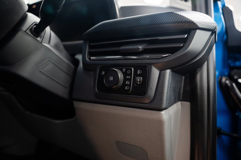 Ford Transit Custom LV-RF PV Limited L2 PHEV 2 Seater - U306