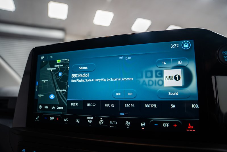 Ford Transit Custom LV-RF PV Limited L2 PHEV 2 Seater - U306