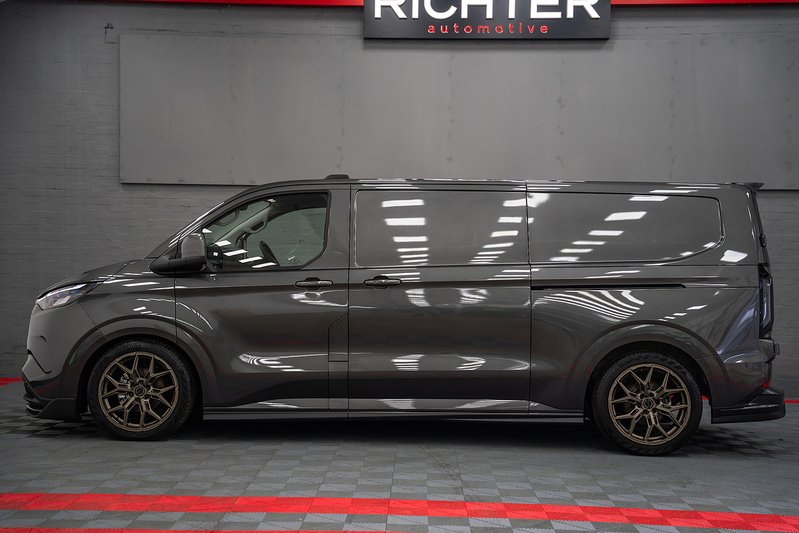 Ford Transit Custom LV-RF PV Limited 320 L2 3 Seater 2.5L PHEV - U307