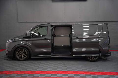 Ford Transit Custom LV-RF PV Limited 320 L2 3 Seater 2.5L PHEV - U307