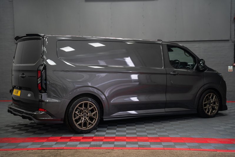 Ford Transit Custom LV-RF PV Limited 320 L2 3 Seater 2.5L PHEV - U307
