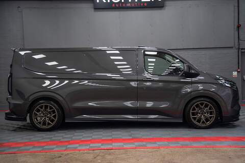 Ford Transit Custom LV-RF PV Limited 320 L2 3 Seater 2.5L PHEV - U307