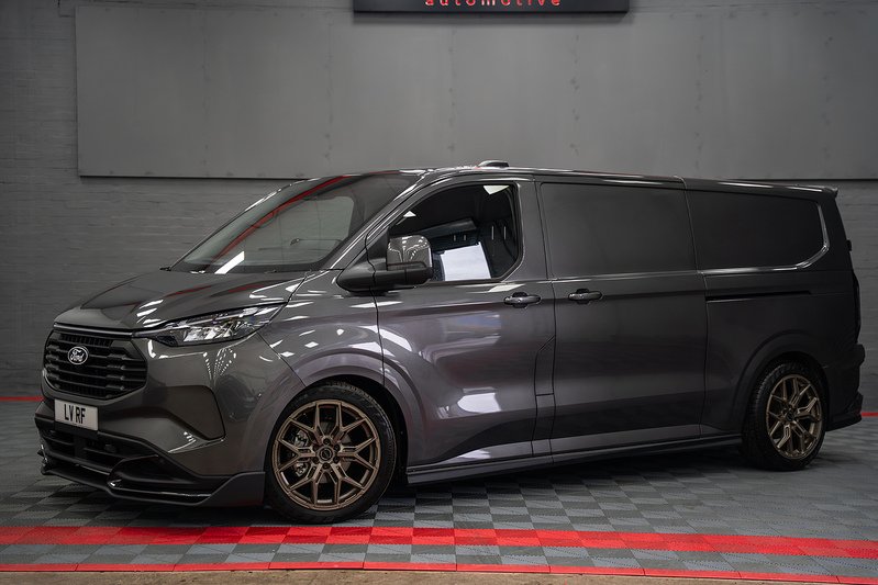 Ford Transit Custom LV-RF PV Limited 320 L2 3 Seater 2.5L PHEV - U307